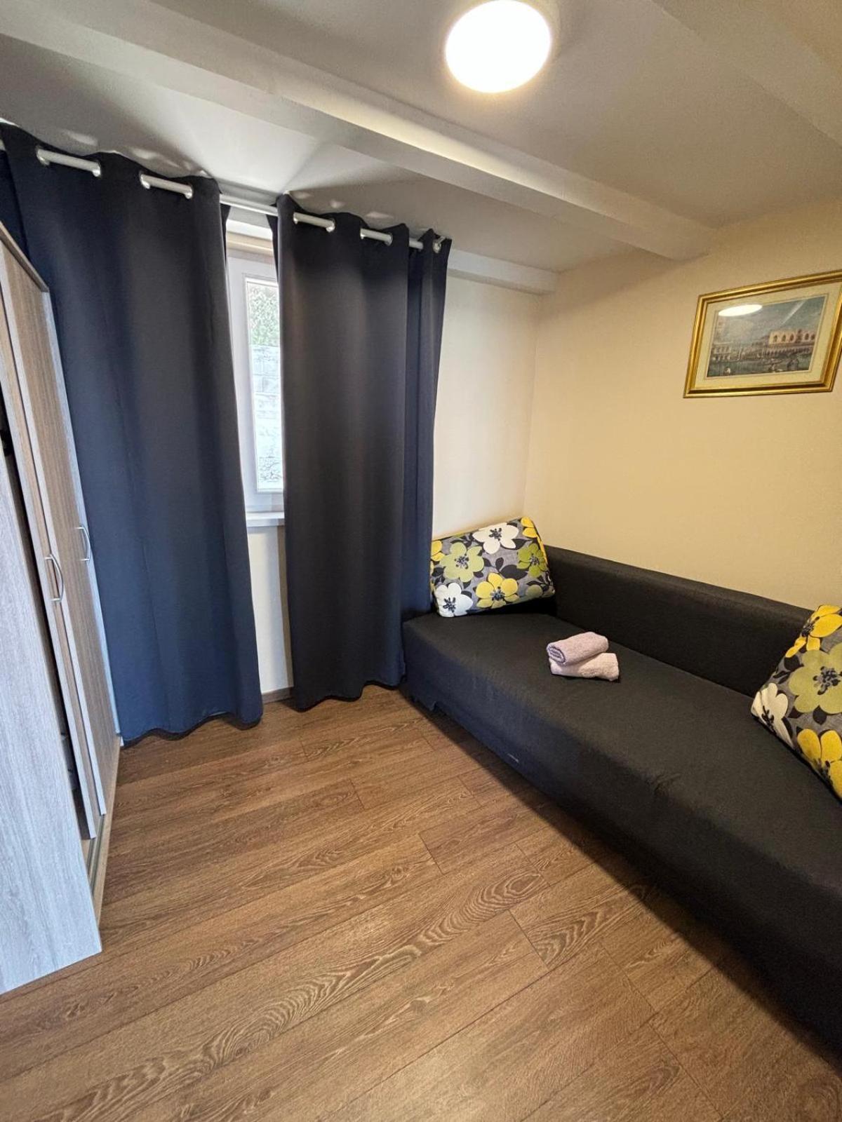 Apartmani Bosnjak Starigrad Paklenica Cameră foto
